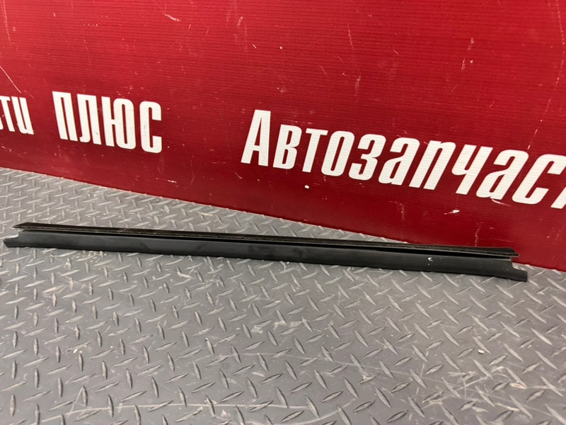 Уплотнитель стекла двери внутренний