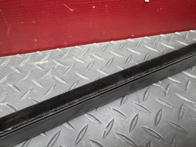 Уплотнитель стекла двери внутренний