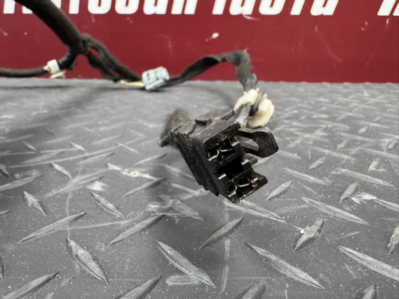 Проводка      двери