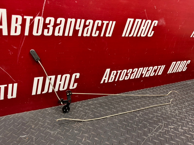 Тяга замка двери