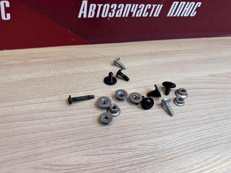 Крепеж двери