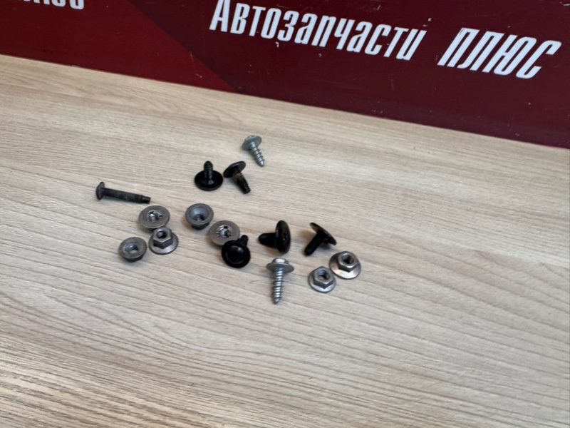 Крепеж двери