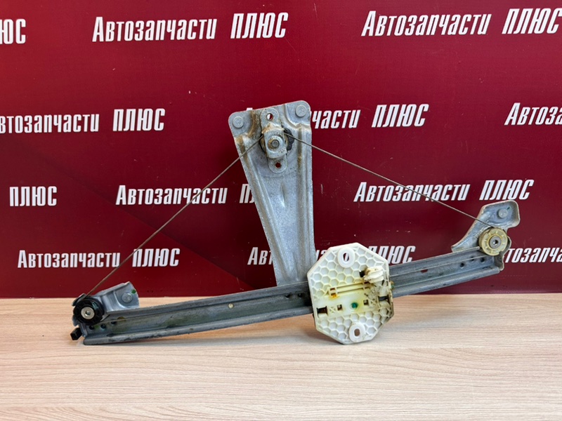 Стеклоподъемник    двери