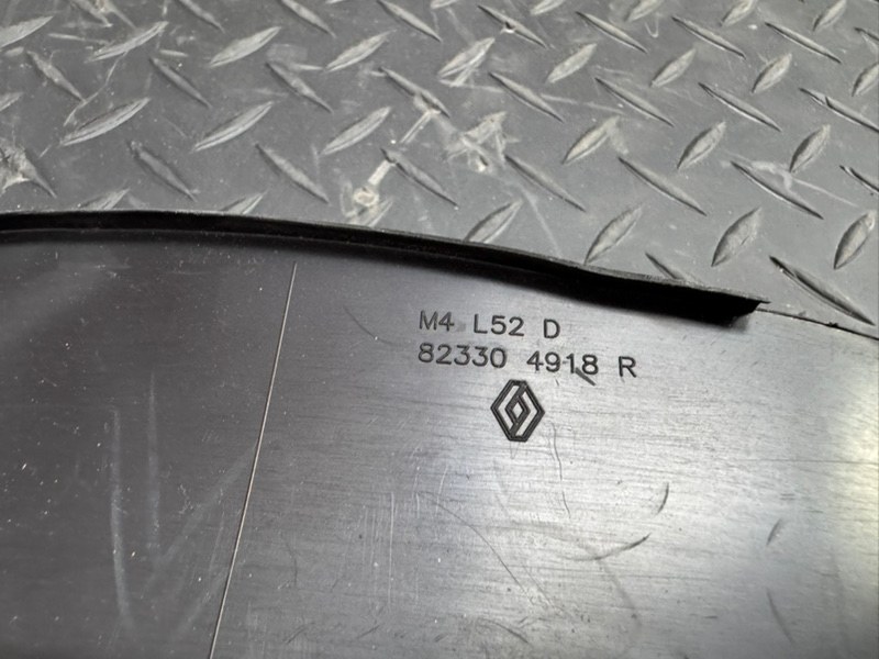 Уплотнитель стекла      двери