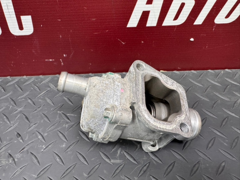 Термостат с корпусом