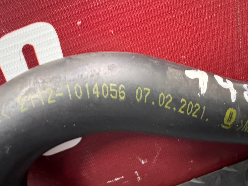 Патрубок вентиляции картерных газов