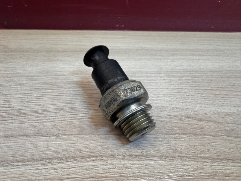 Датчик давления масла