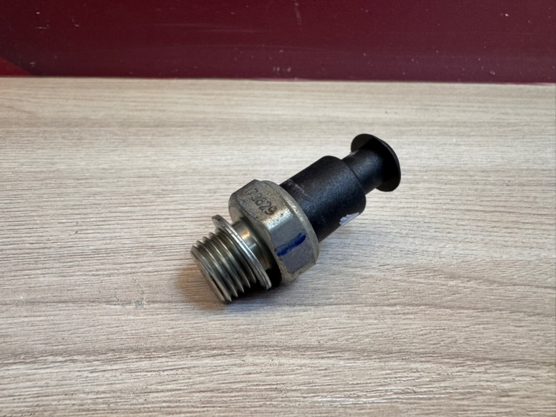 Датчик давления масла