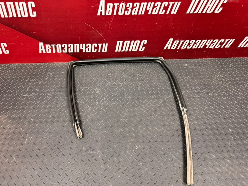 Уплотнитель стекла      двери