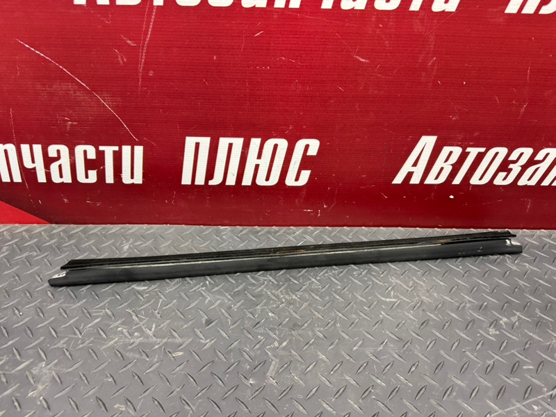 Уплотнитель стекла двери внешний