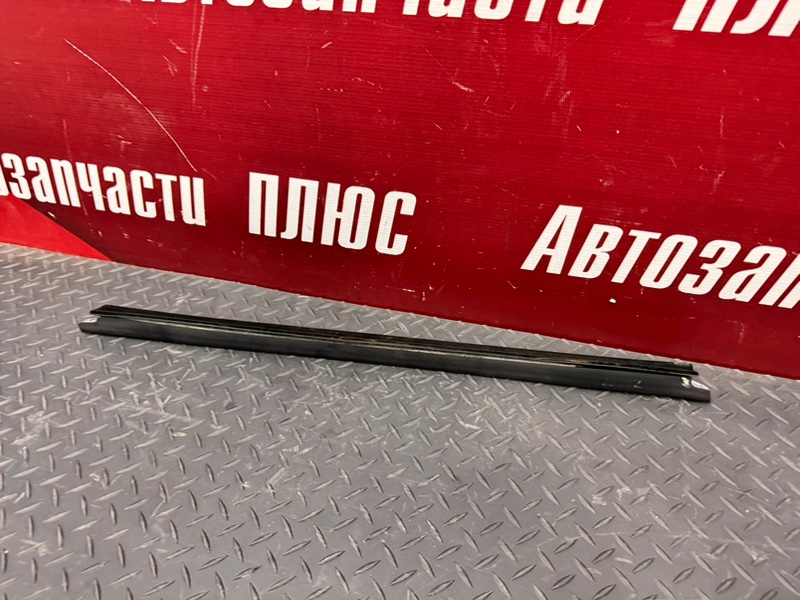 Уплотнитель стекла двери внешний