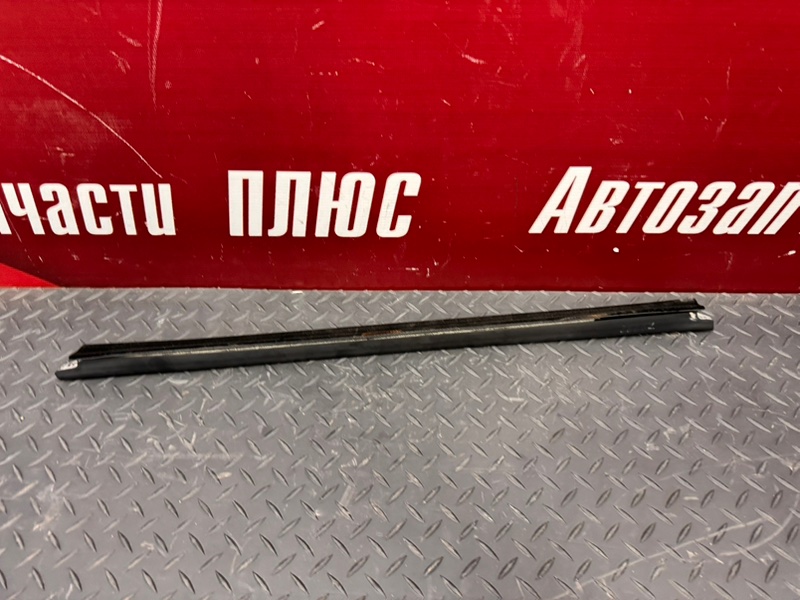 Уплотнитель стекла двери внешний