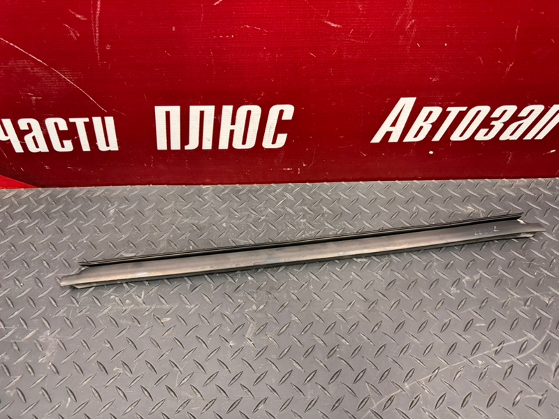 Уплотнитель стекла двери внешний