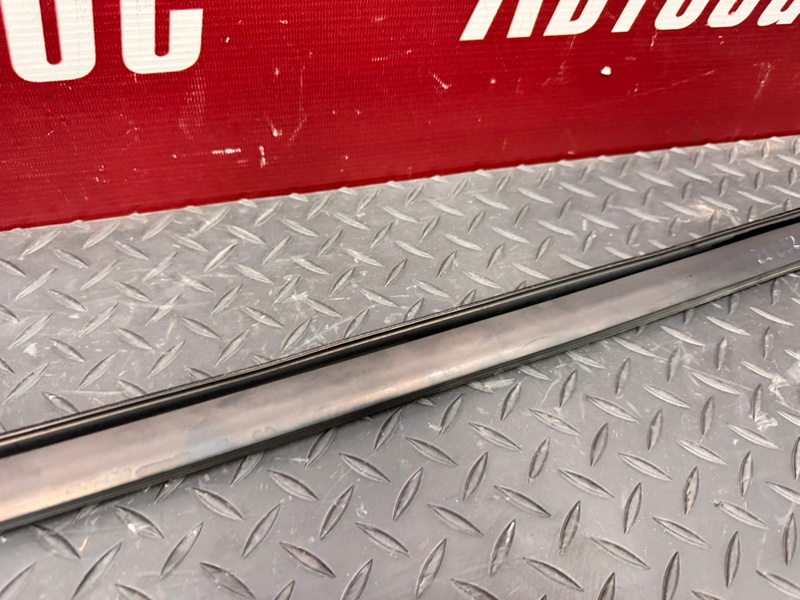 Уплотнитель стекла двери внешний