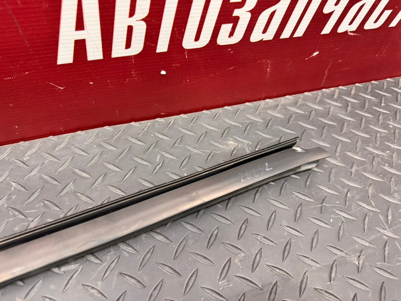 Уплотнитель стекла двери внешний