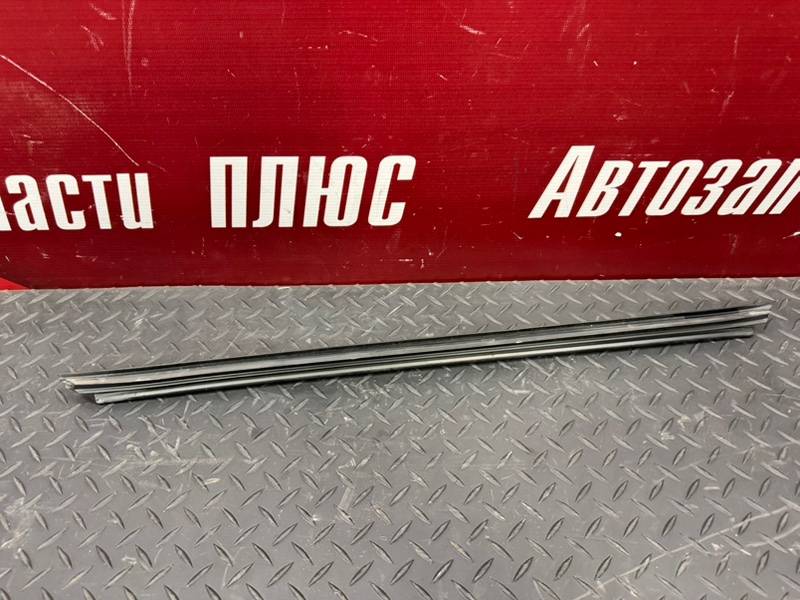 Уплотнитель стекла двери внешний