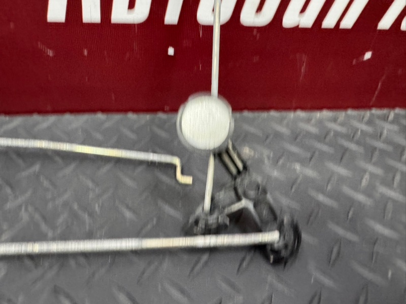 Тяга замка двери