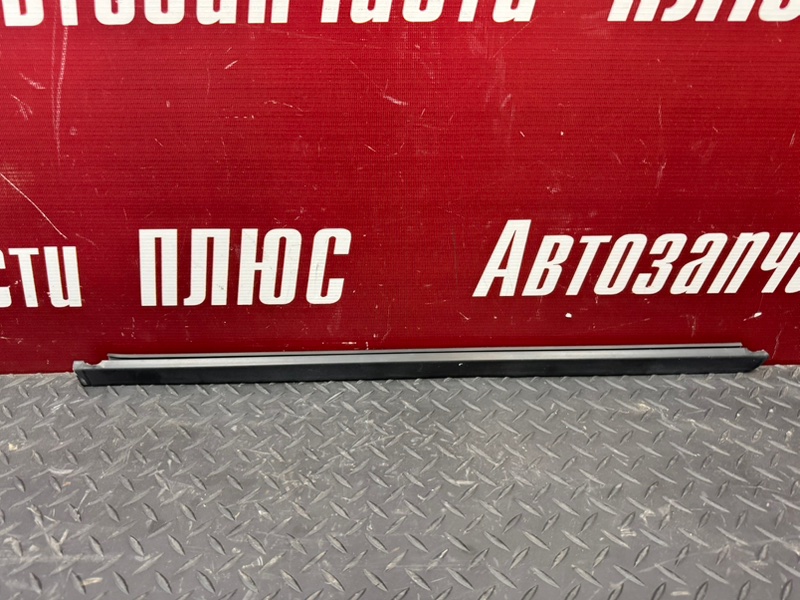 Уплотнитель стекла двери внешний