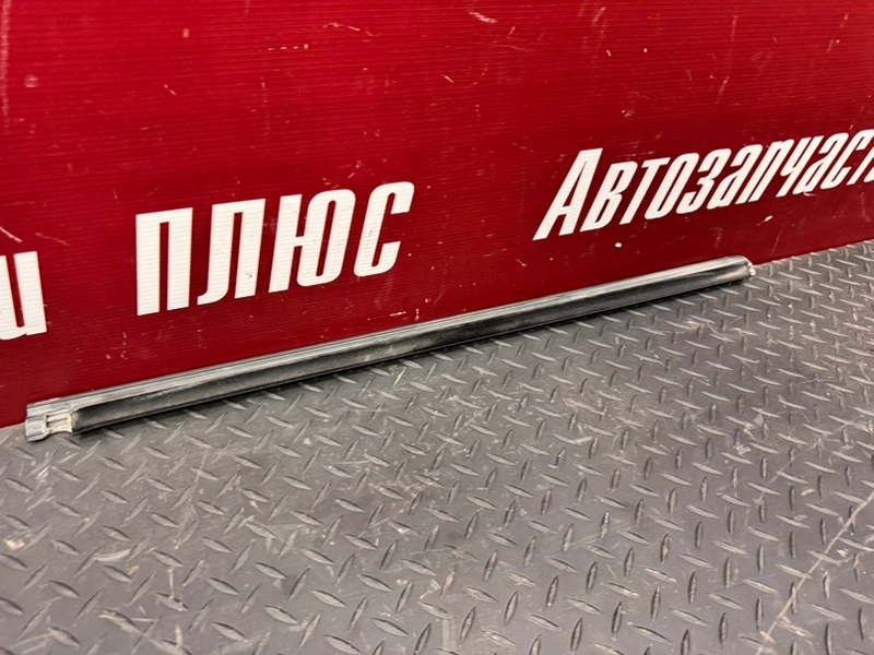 Уплотнитель стекла двери внешний