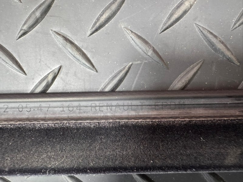 Уплотнитель стекла двери внешний