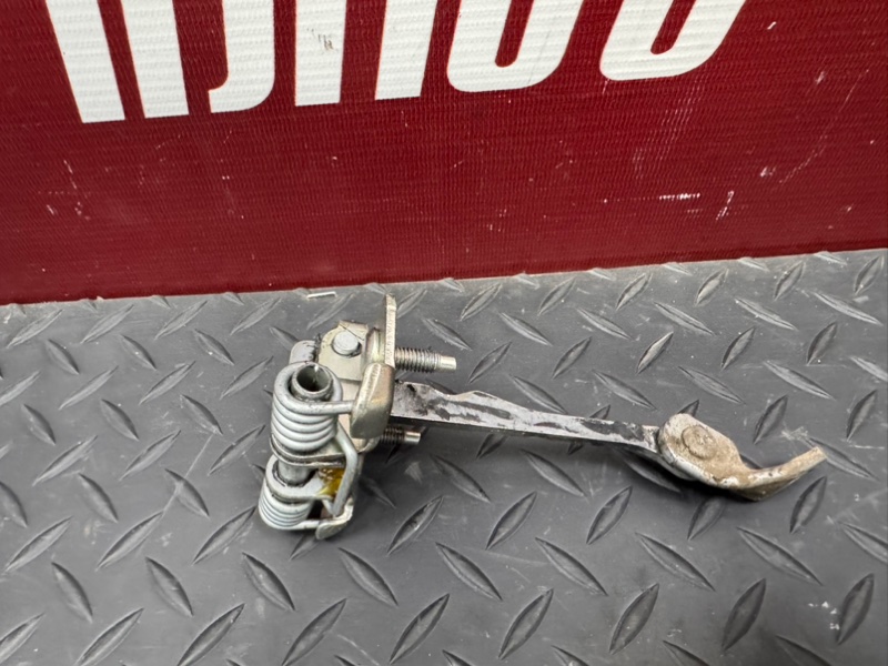 Ограничитель      двери