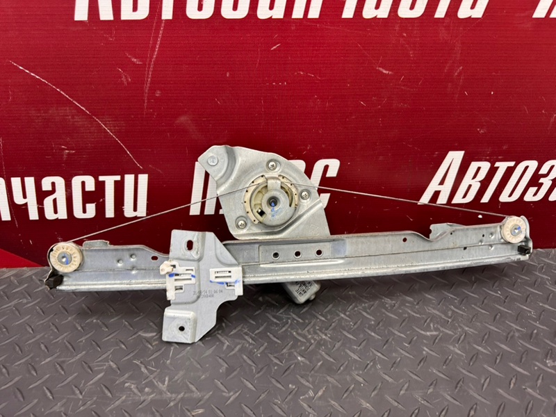 Стеклоподъемник    двери