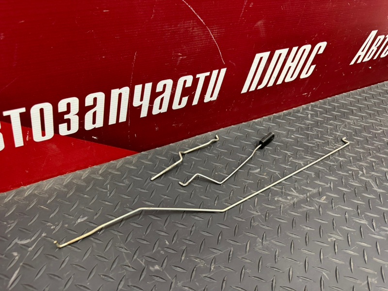 Тяга замка двери