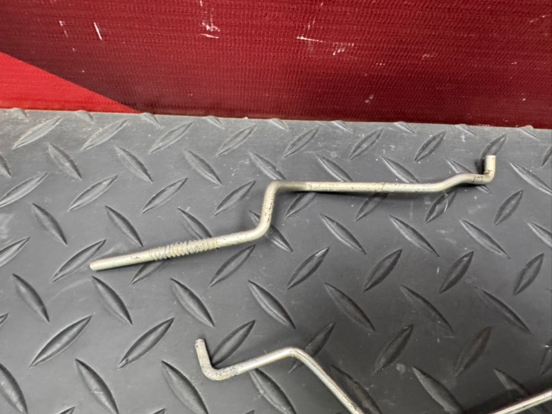 Тяга замка двери