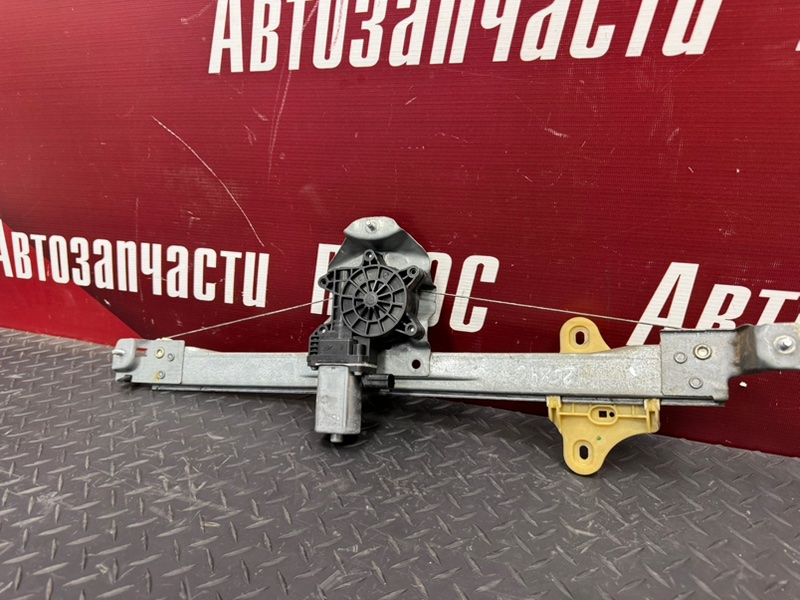 Стеклоподъемник    двери