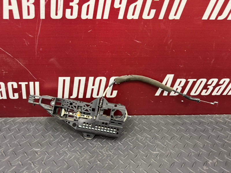 Кронштейн ручки двери