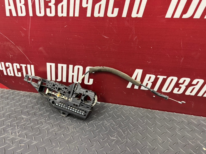 Кронштейн ручки двери