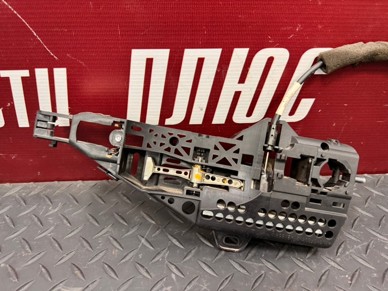 Кронштейн ручки двери