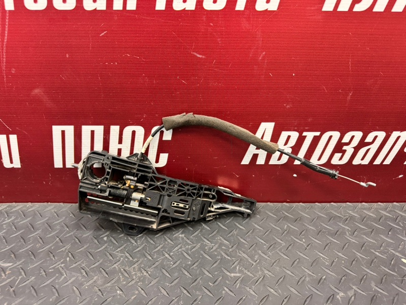 Кронштейн ручки двери