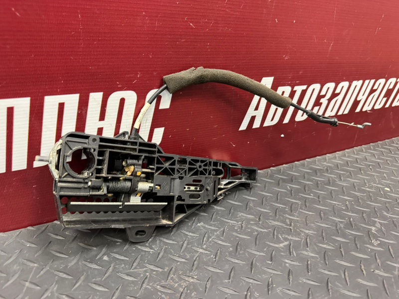 Кронштейн ручки двери