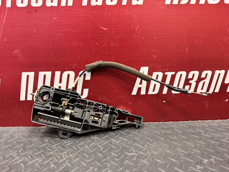 Кронштейн ручки двери