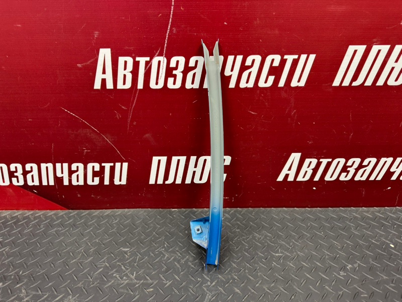 Направляющая стекла     двери