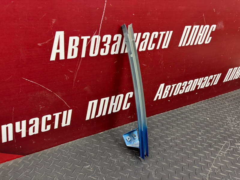 Направляющая стекла     двери