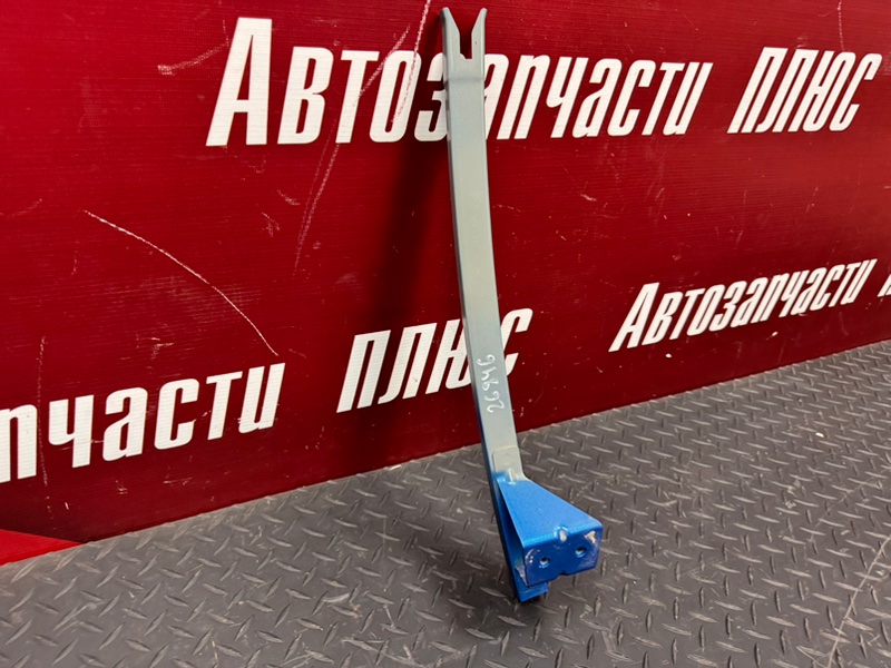 Направляющая стекла     двери