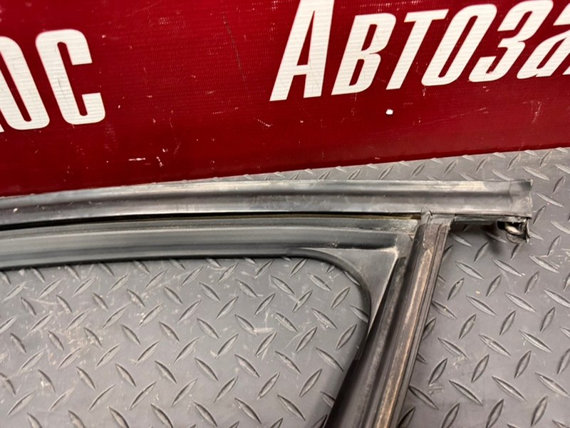 Уплотнитель      двери