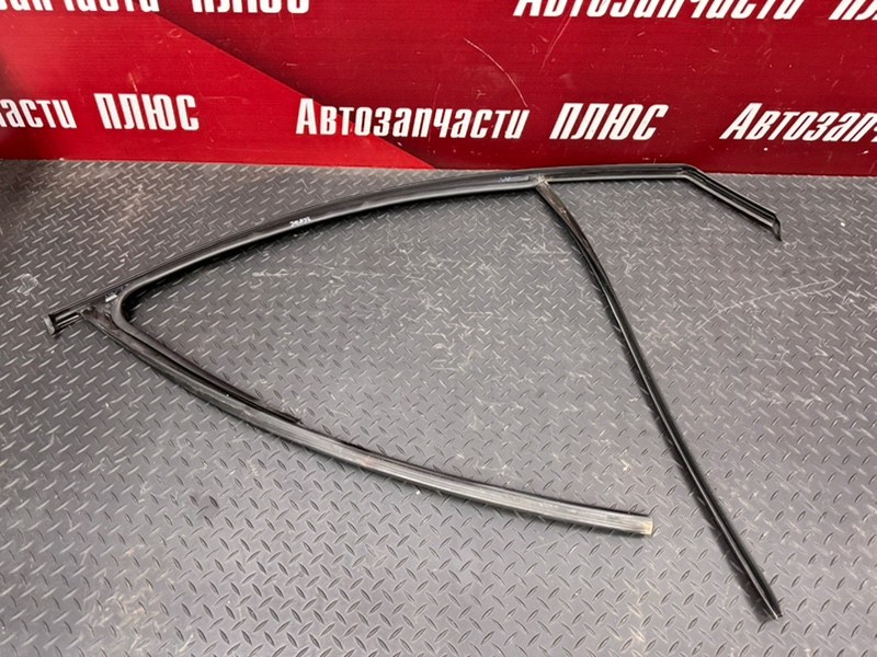 Уплотнитель      двери