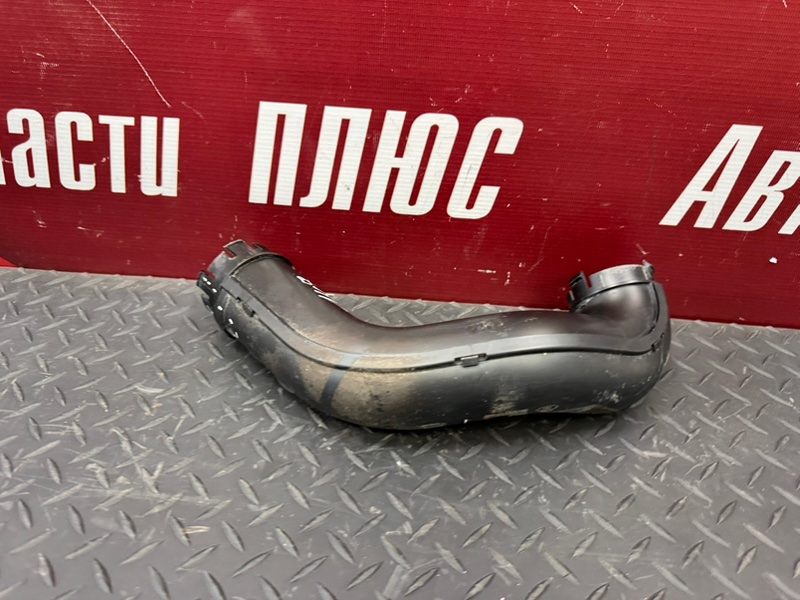 Патрубок воздушного фильтра