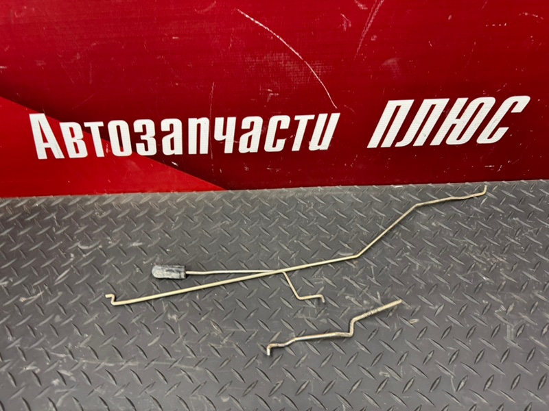 Тяга замка двери