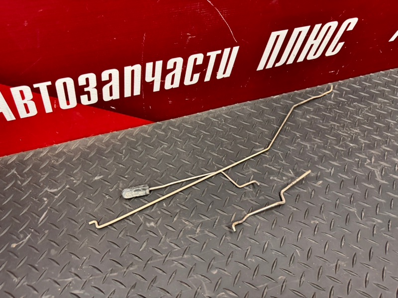 Тяга замка двери