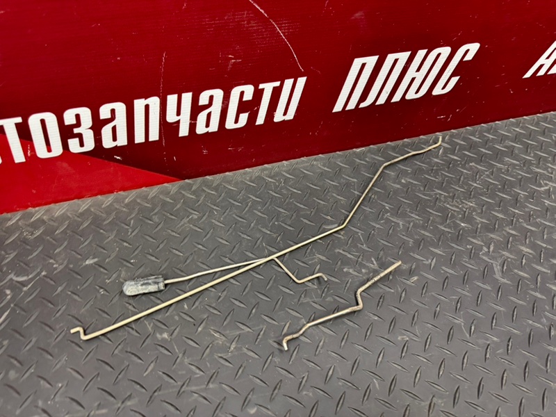 Тяга замка двери