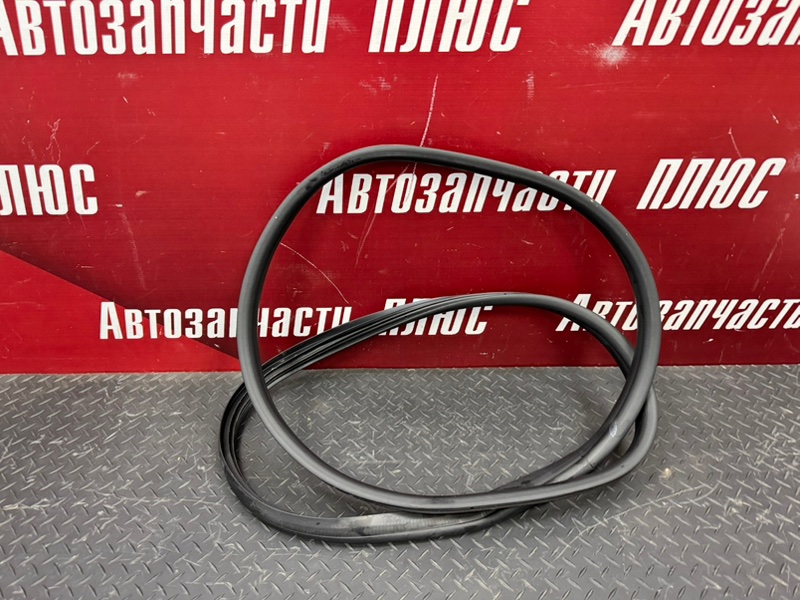 Уплотнитель      двери