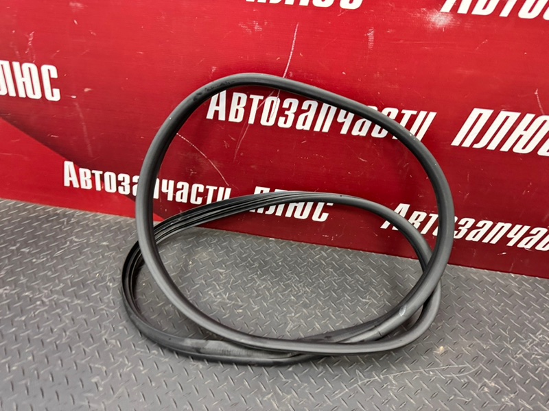 Уплотнитель      двери