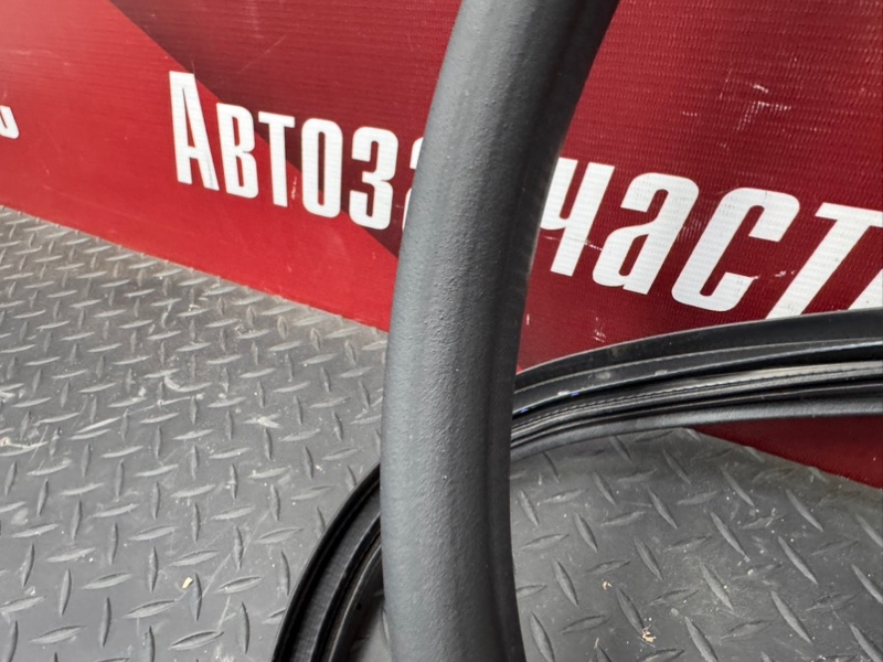 Уплотнитель      двери