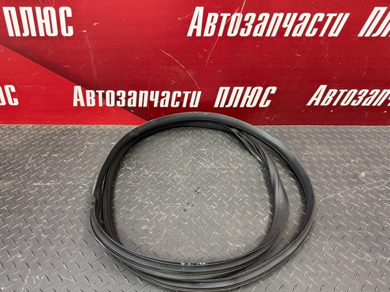Уплотнитель      двери