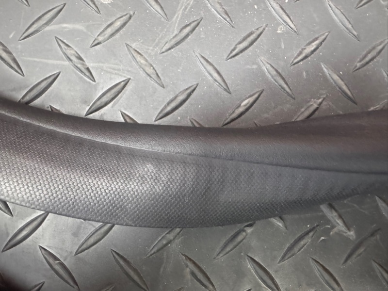 Уплотнитель      двери