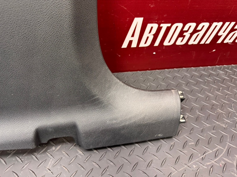 Обшивка средней стойки